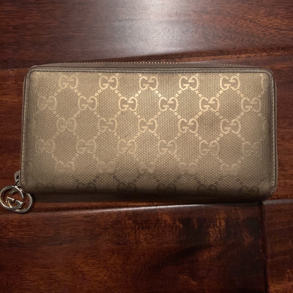 Authentic Gold Gucci Zipper Wallet